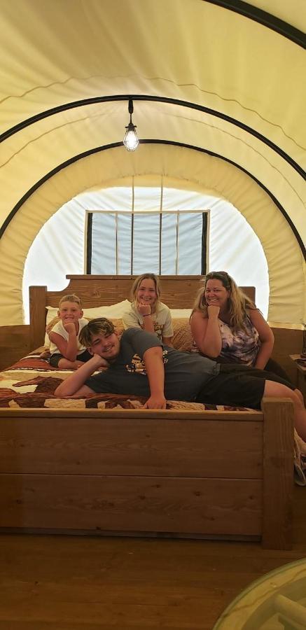 Smoky Hollow Outdoor Resort Covered Wagon Sevierville Ngoại thất bức ảnh